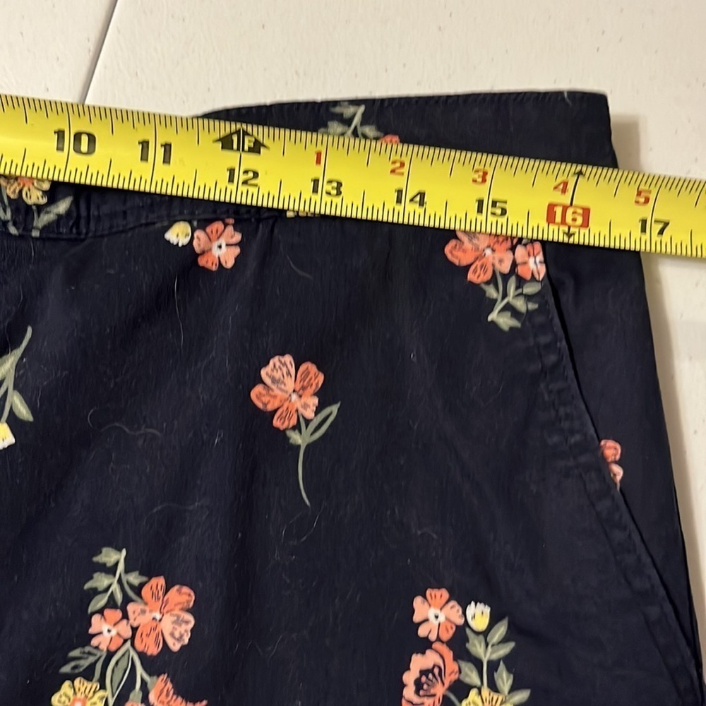Karen Scott skirt/shorts, navy with pink flowers. Sz 8 - Picture 5 of 8